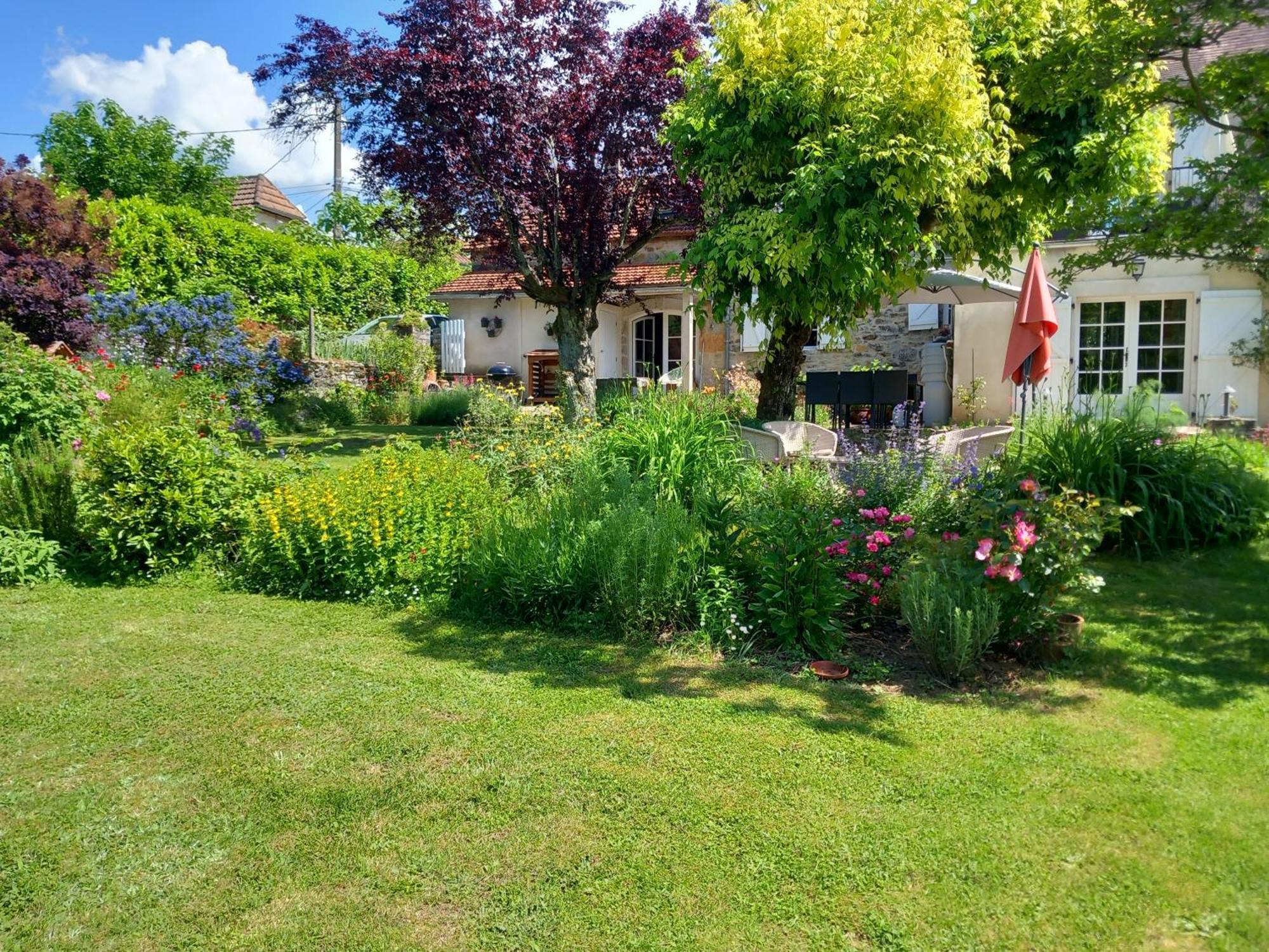 Les Trois Prunelles Saint-Pierre-Toirac Exteriör bild